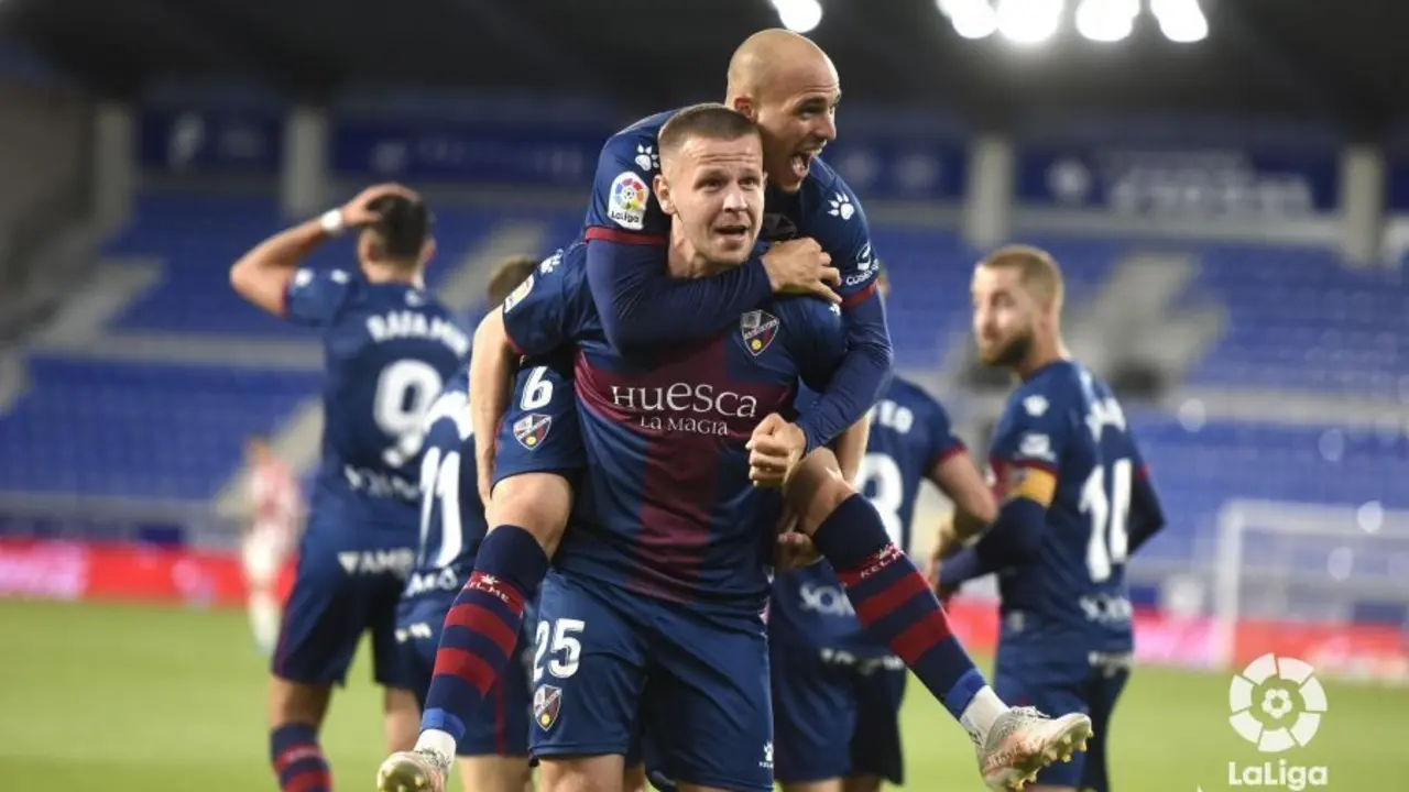 Vavro celebrando el gol de Sandro. | Foto: LaLiga