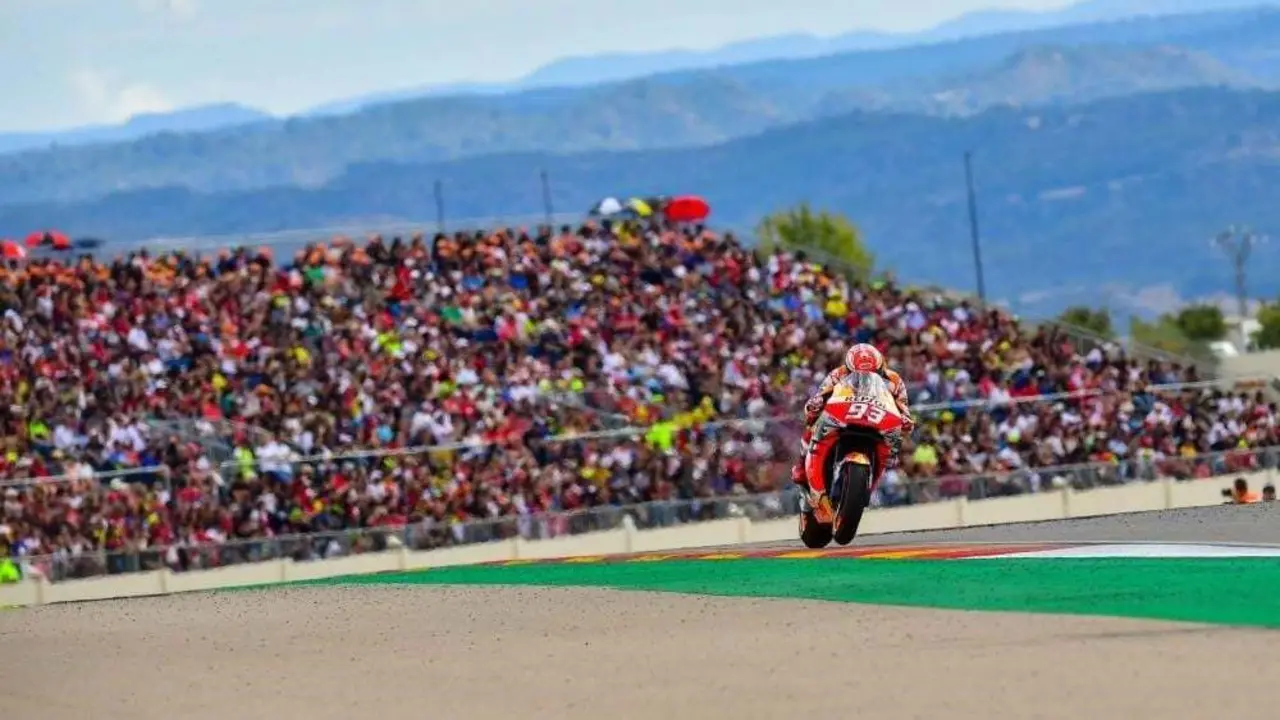 Afici&oacute;n viendo el MotoGP de 2019 en MotorLand. | Foto: MotorLand