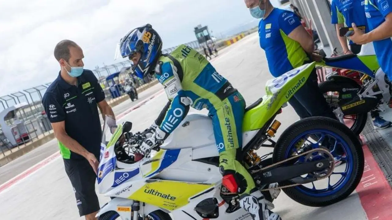 Foto durante el entrenamiento del jueves. | Foto: MotorLand