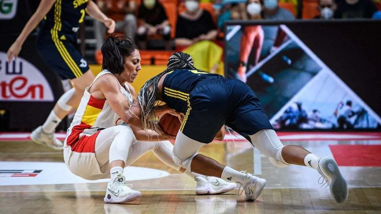 Cristina Ouvi&ntilde;a, en un partido del pasado Eurobasket. Foto: FIBA