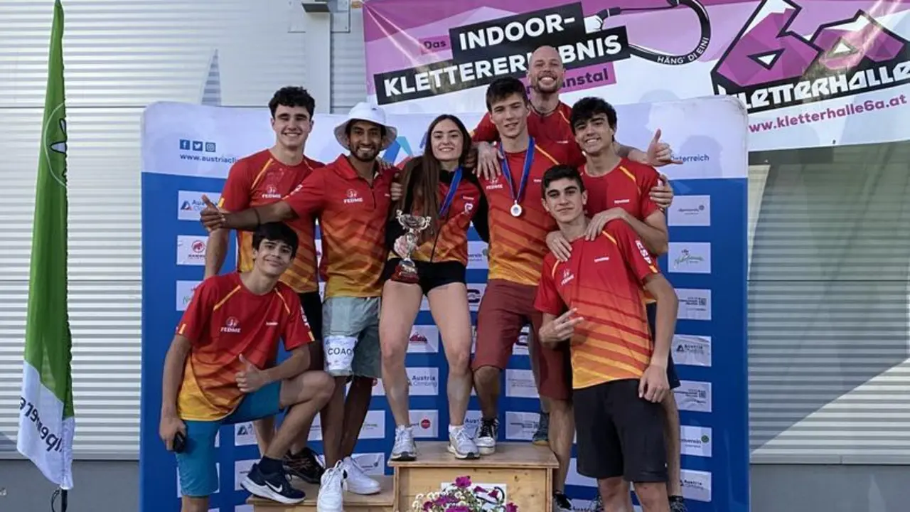Mar&iacute;a Laborda, en la imagen, con el resto del equipo espa&ntilde;ol que ha participado en el europeo celebrado en Austria. Foto: Fedme