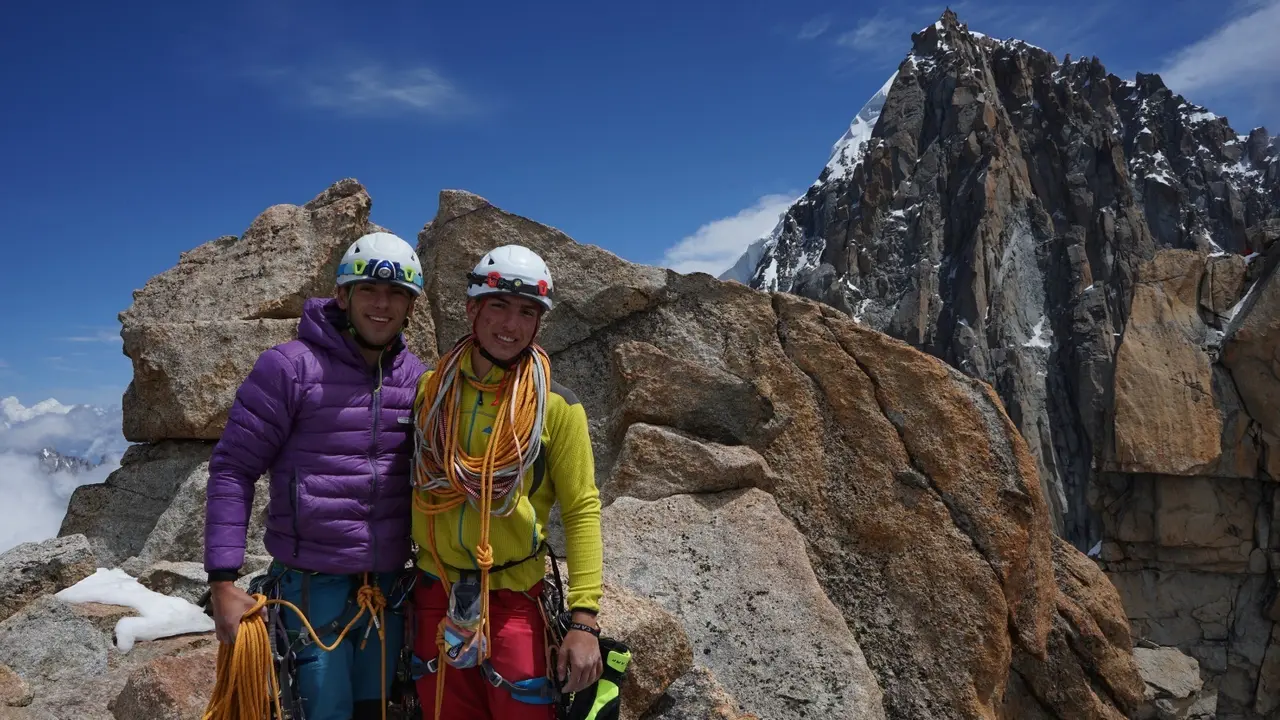 Alex Gonz&aacute;lez y Jaume Peir&oacute;, en la imagen., se encuentran escalando en Per&uacute;. Foto: Cedida