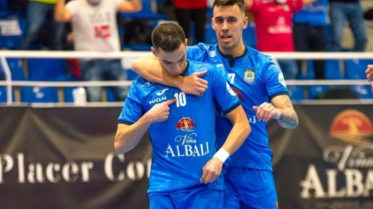 Dani Santos celebrando un gol