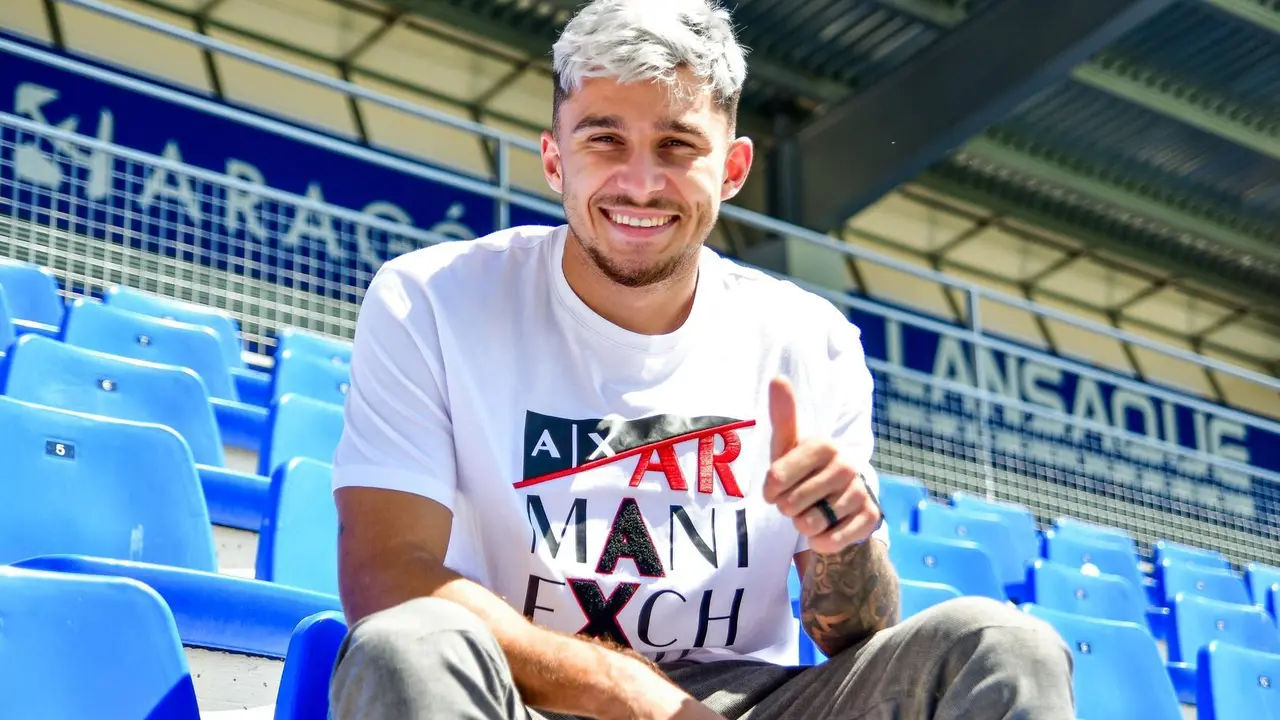 Andrei Ratiu, cuando fue presentado como jugador del Huesca en agosto del pasado a&ntilde;o. Foto: SD Huesca
