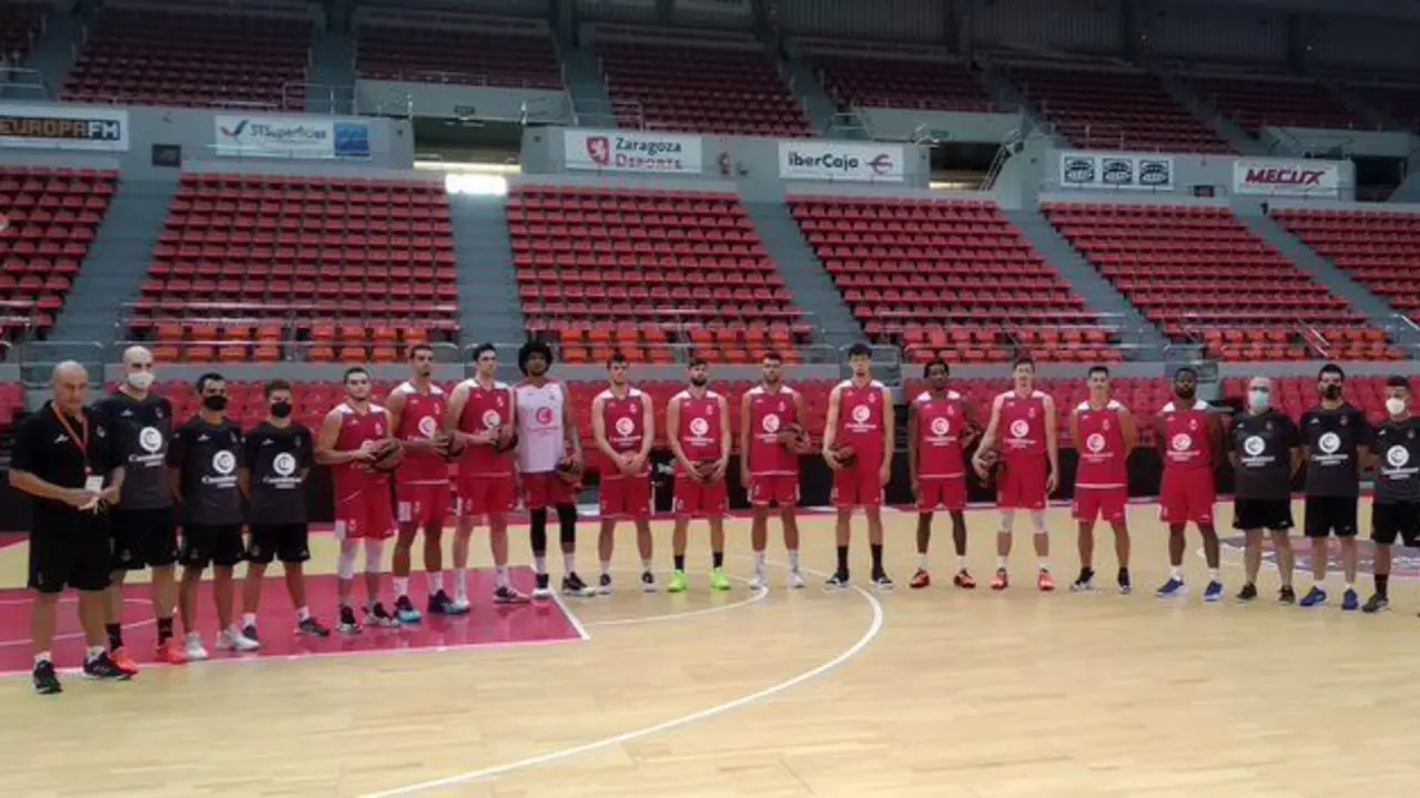 Imagen de los jugadores y del staff que han comenzado la pretemporada. Foto: Casademont Zaragoza