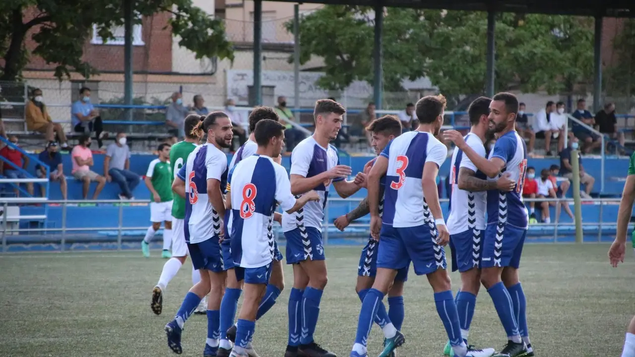 Los jugadores celebran uno de los goles. Foto: CD Ebro