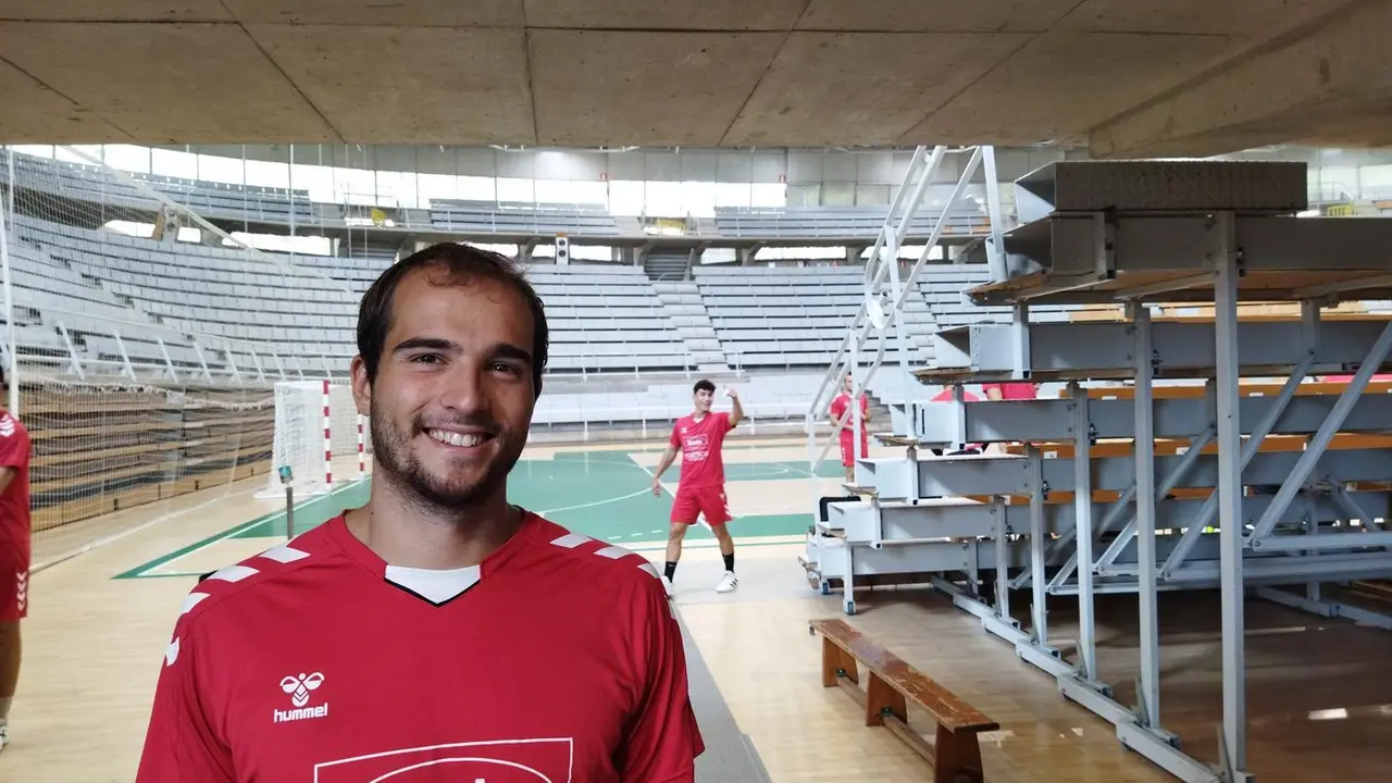 El portugu&eacute;s Miguel Gomes quiere triunfar en el Bada Huesca. Foto: Sportaragon