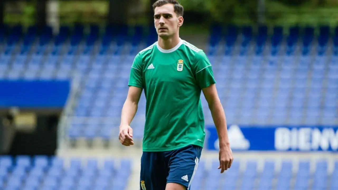 Dani Calvo entrenando con su nuevo equipo. | Foto: Real Oviedo