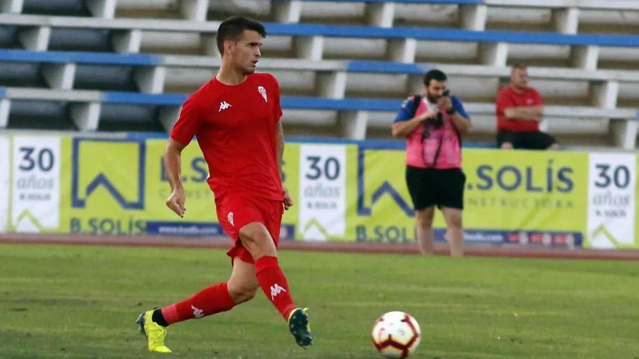 Monterde vistiendo la camiseta del C&oacute;rdoba.