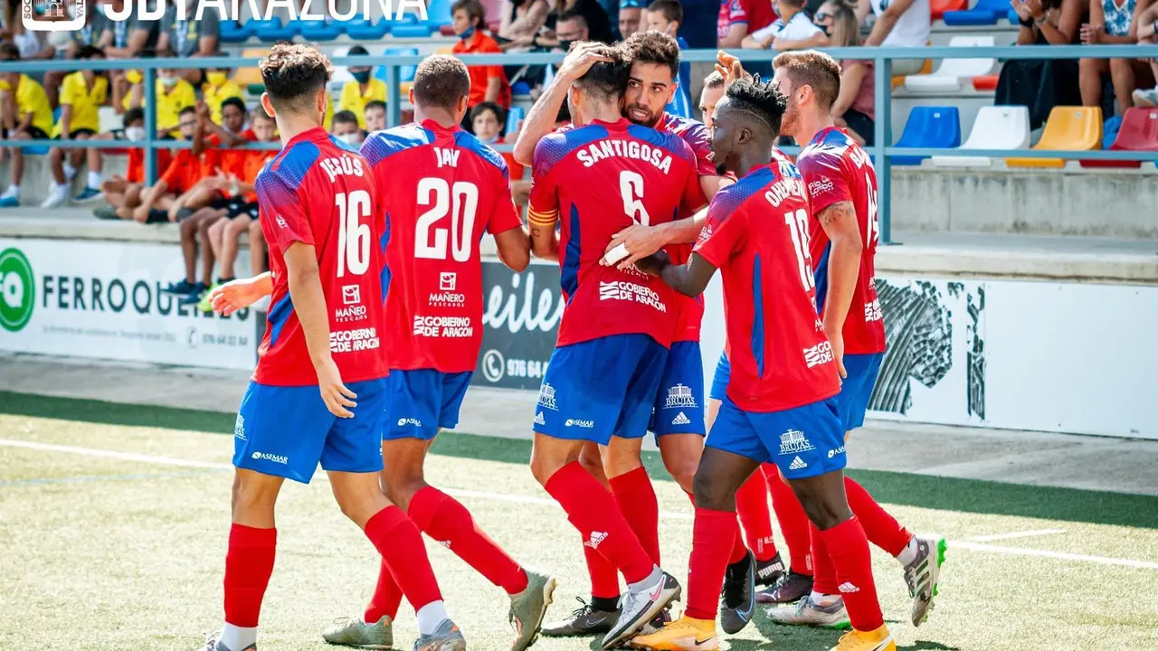 Los jugadores de la SD Tarazona celebran un gol en la primera jornada. Foto: SD Tarazona