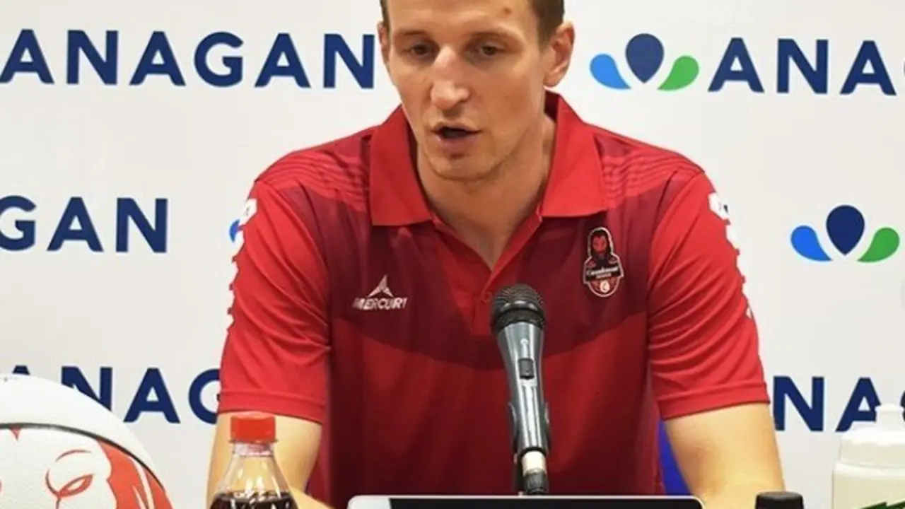 Waczynski, en su presentaci&oacute;n como jugador rojillo. Foto: Casademont Zaragoza