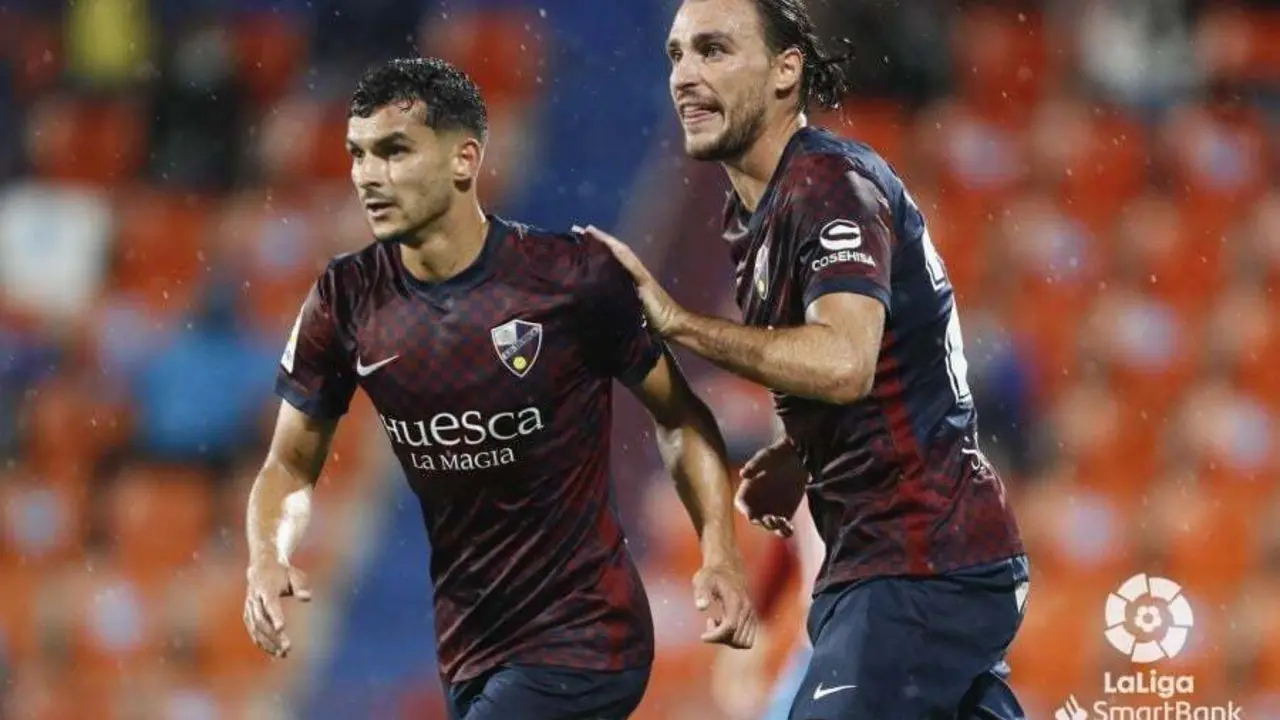 Miguel e Ignasi Miquel en el Lugo-Huesca | Foto: LaLiga