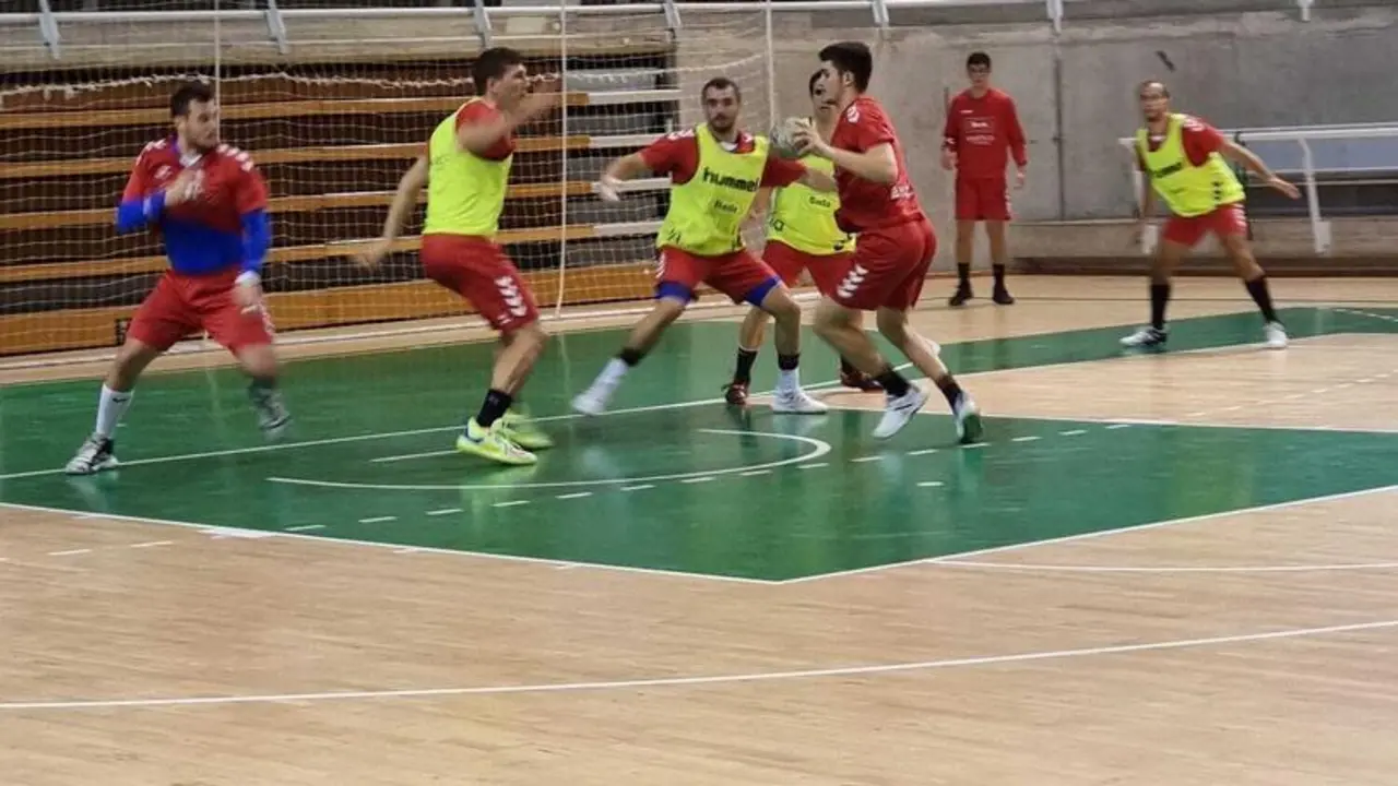 Imagenn de uno de los entrenamientos del Bada Huesca de esta semana para preparar el partido contra el Valladolid. Foto: BM Huesca