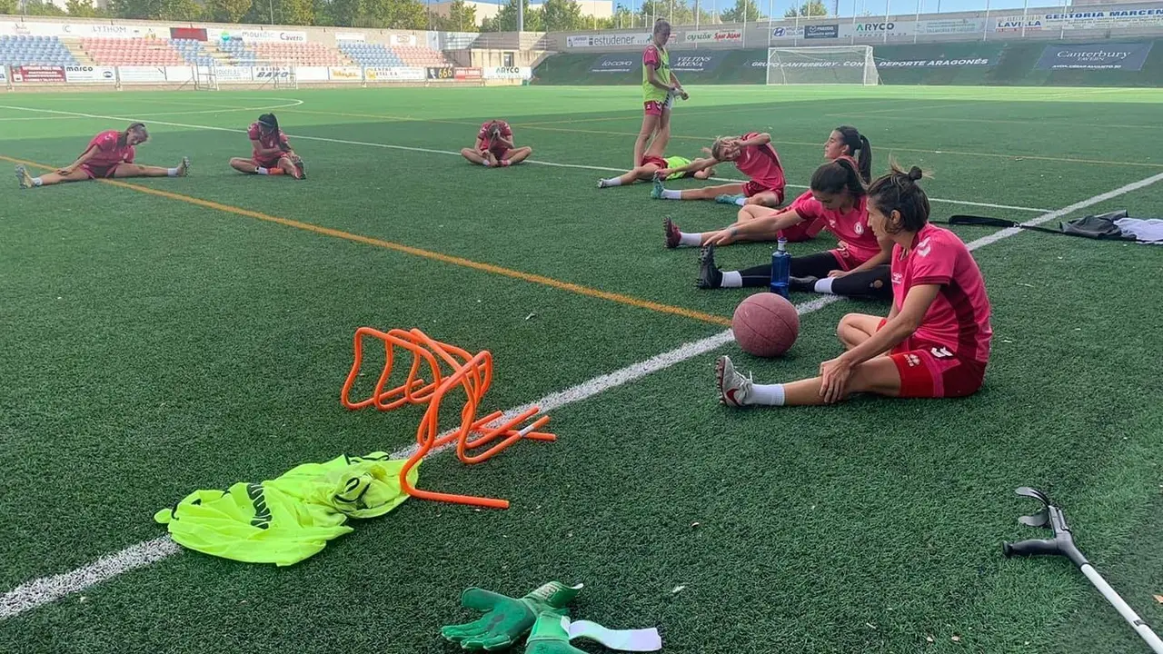 El Zaragoza CFF prepara el partido ante el AEM Lleida | Zaragoza CFF