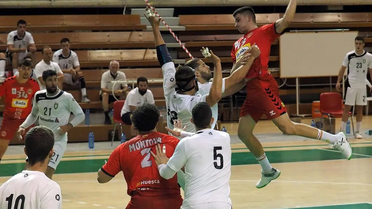 Mosquera en el amistoso de septiembre entre el Bada Huesca y el Anaitasuna. Foto: C.Pascual