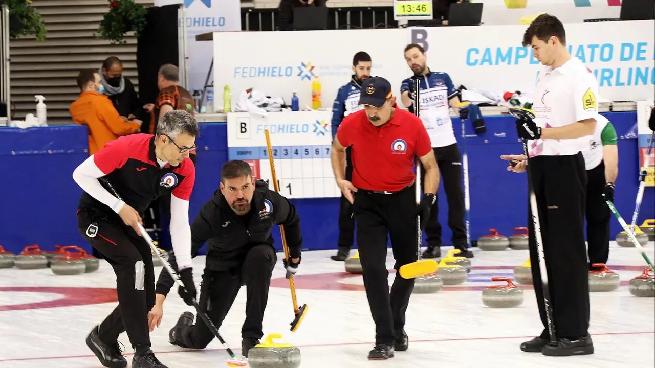 El Curling CH Jaca en acci&oacute;n. | Foto: Miguel Ram&oacute;n Henares