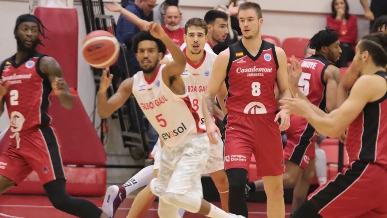 Dino Radoncic ha terminado con 9 puntos y 6 rebotes. Foto: FIBA