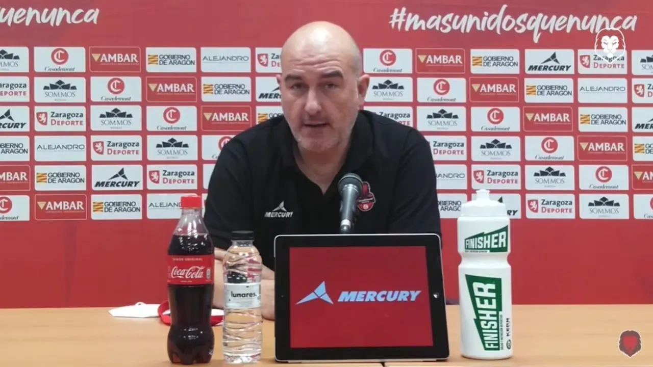 Ponsarnau destaca que ante Hapoel lograron 17 tiros liberados. Fotograma de Casademont Zaragoza