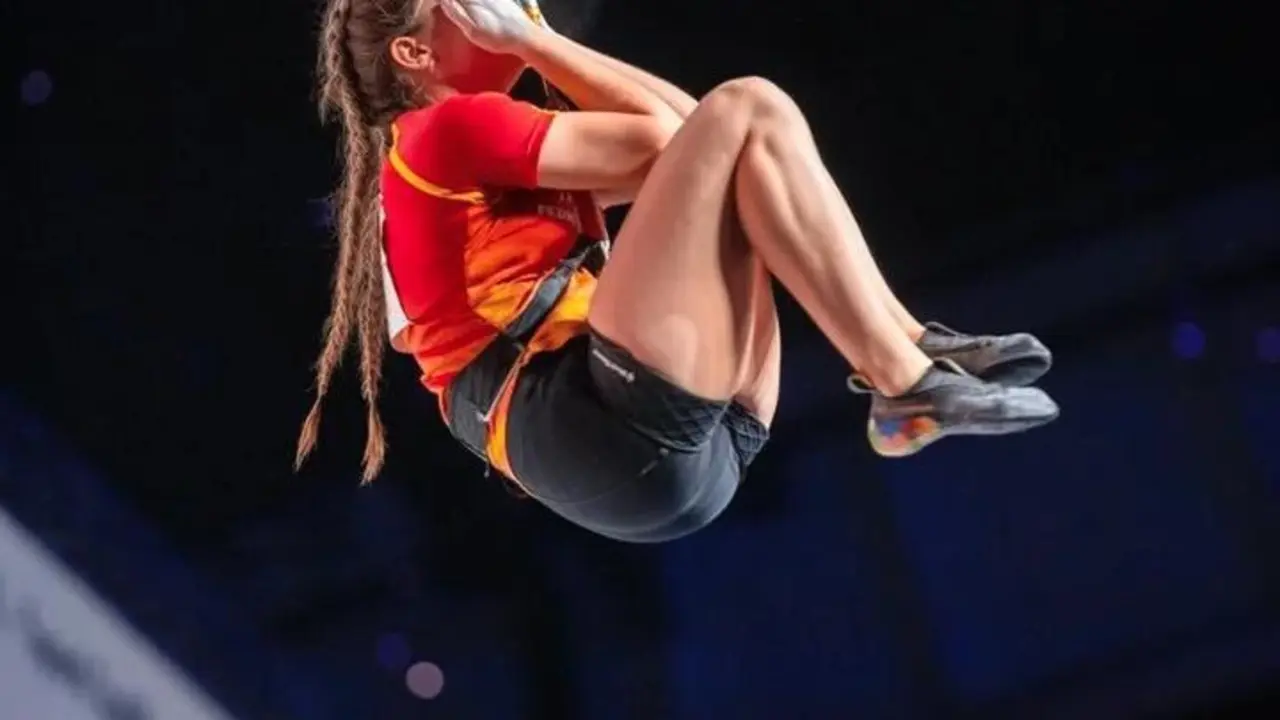 Mar&iacute;a Laborda acaba tercera en el campeonato absoluto de escalada. Foto: Cedida