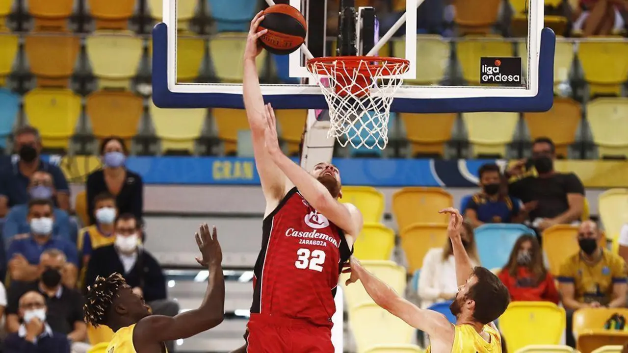 Hlinason, en el partido de ida en Gran Canaria | Foto: ACB