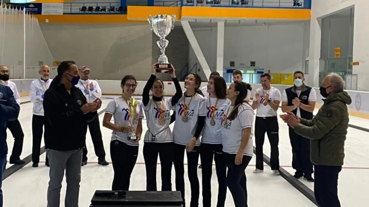 Las campeonas de la Curling Cup. | Foto: FADI