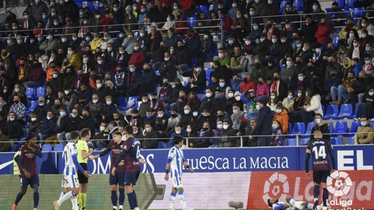 Aficionados del Huesca en el partido contra el Legan&eacute;s donde los oscenses dieron una pobre imagen. Foto: LaLiga