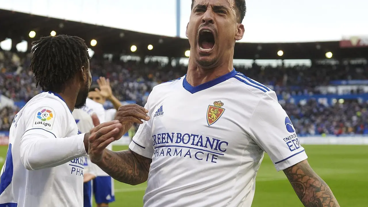 Nano Mesa celebra su segundo tanto en La Romareda | Foto: Real Zaragoza