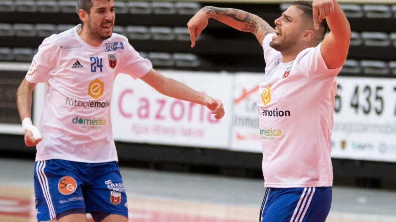 Juanqui y Adri Ortego celebran una acci&oacute;n. Foto: AD Sala 10