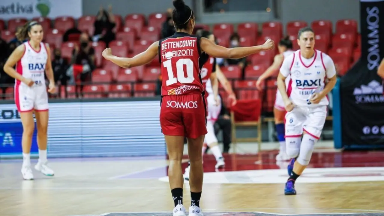 Mar&iacute;a Bettencourt, en el partido ante Ferrol | Foto: Esther Casas / Casademont Zaragoza