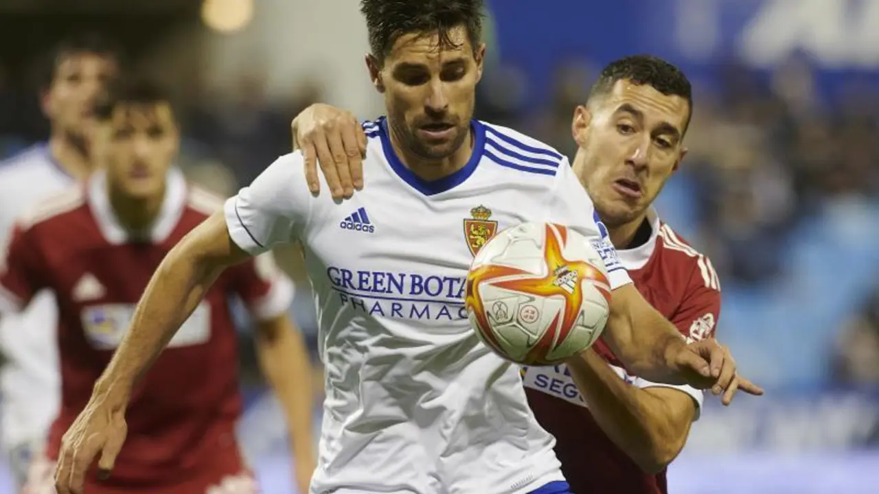 Adri&aacute;n Gonz&aacute;lez, en un lance del partido de Copa frente al Burgos CF. | Foto: RZ