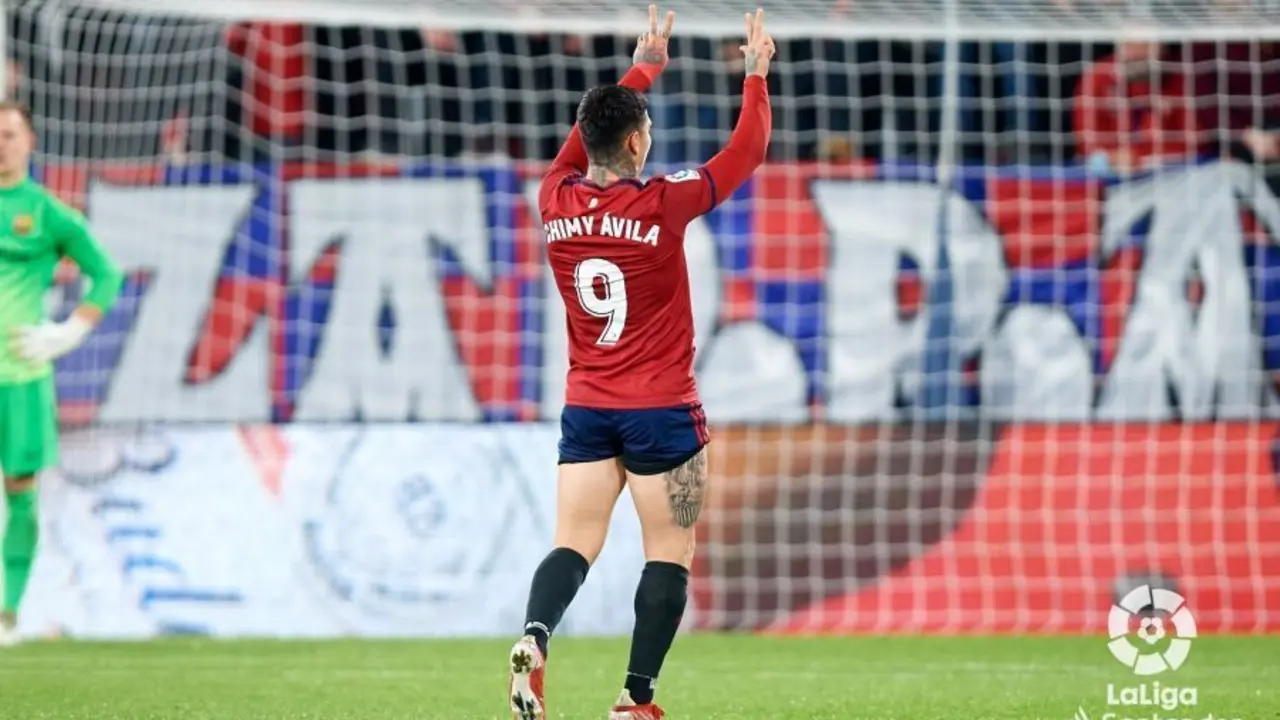 Chimy &Aacute;vila celebrando el gol contra el Bar&ccedil;a. | Foto: LaLiga