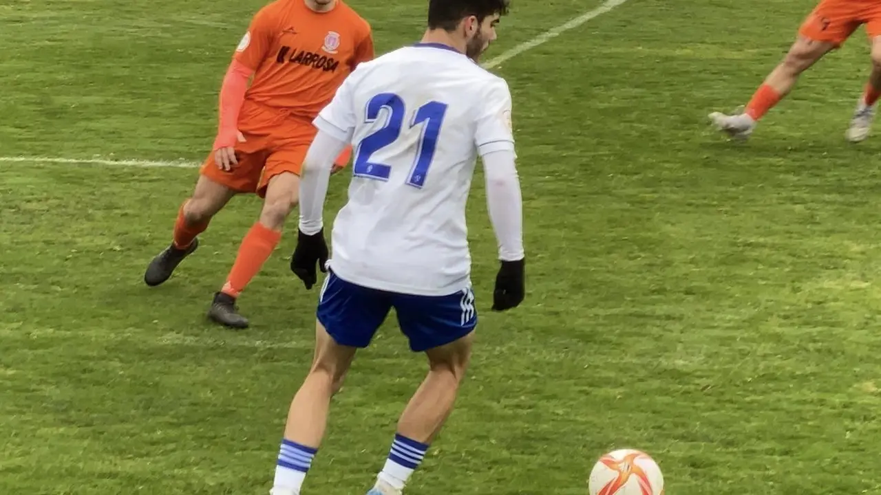Miguel Puche, en el duelo frente al CD Belchite 97. | Foto: RZ