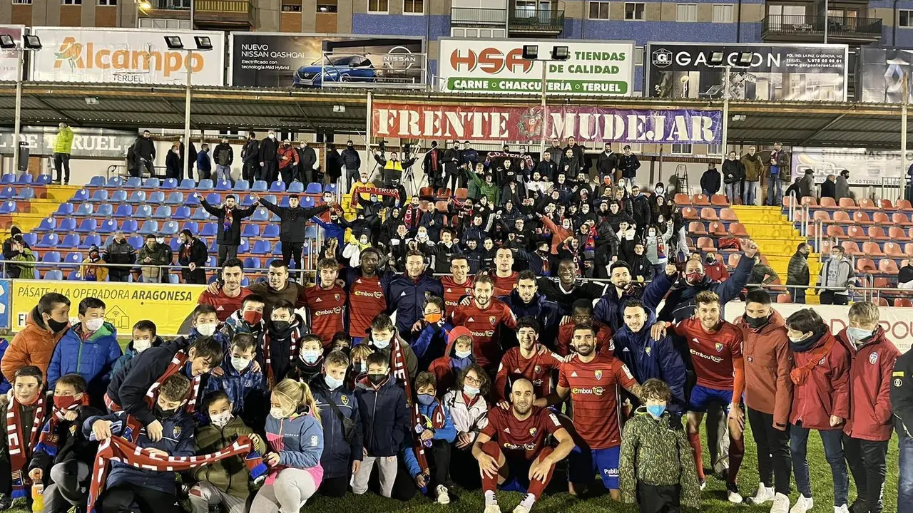 El CD Teruel celebrando el final de un a&ntilde;o perfecto. | Foto: CD Teruel