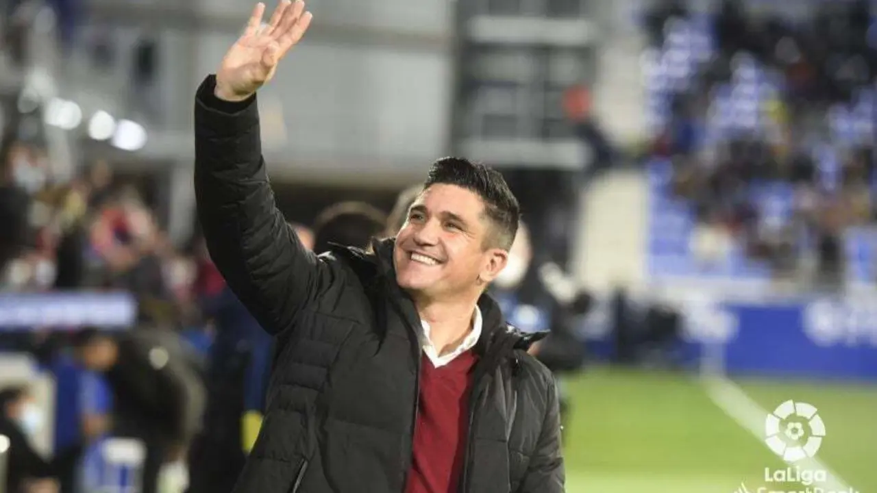 Xisco Mu&ntilde;oz antes del inicio del partido contra el Girona. | Foto: LaLiga