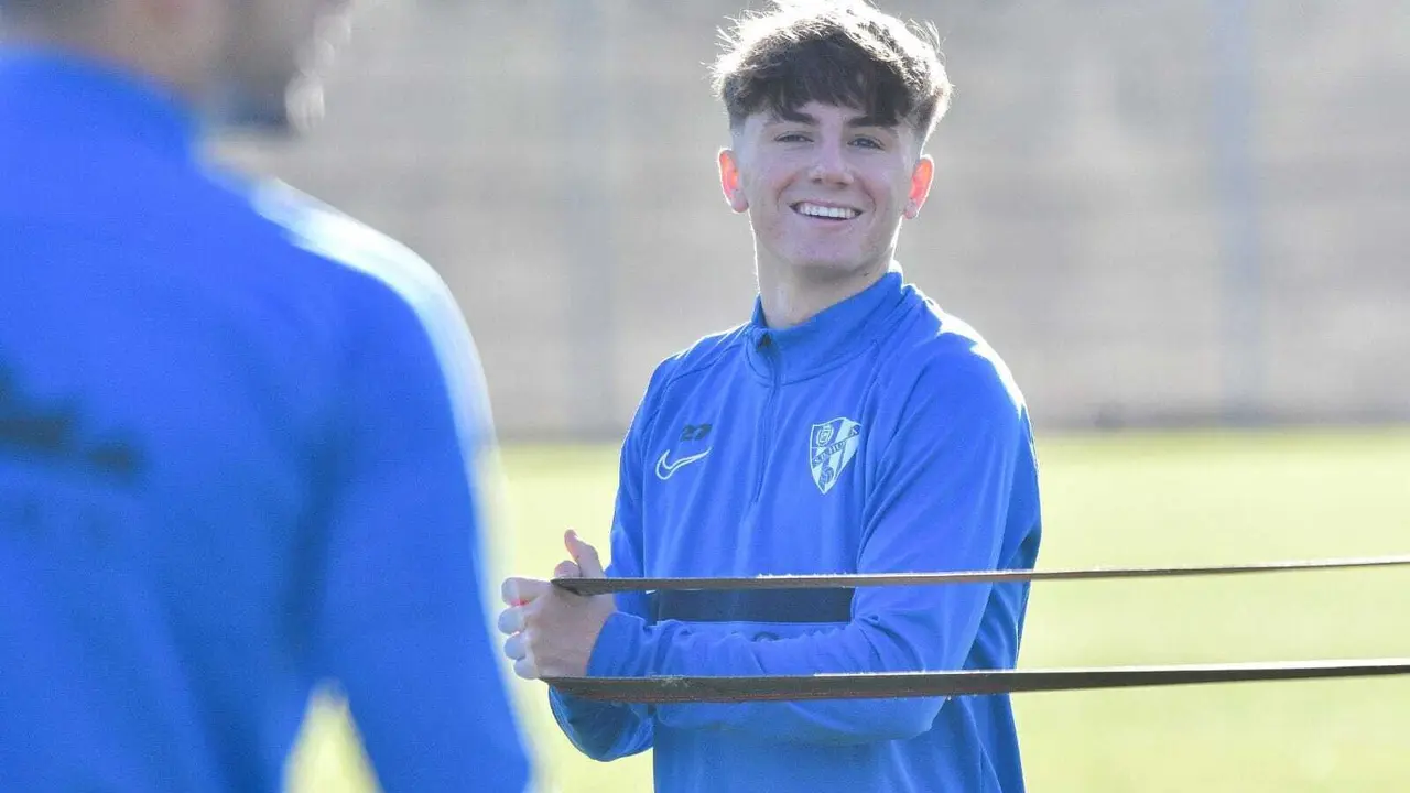 Manu Rico en el entrenamiento del equipo aragon&eacute;s. Foto: SD Huesca.