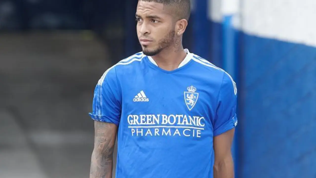 C&eacute;sar Yanis en un entrenamiento con el Real Zaragoza. Imagen: Real Zaragoza.