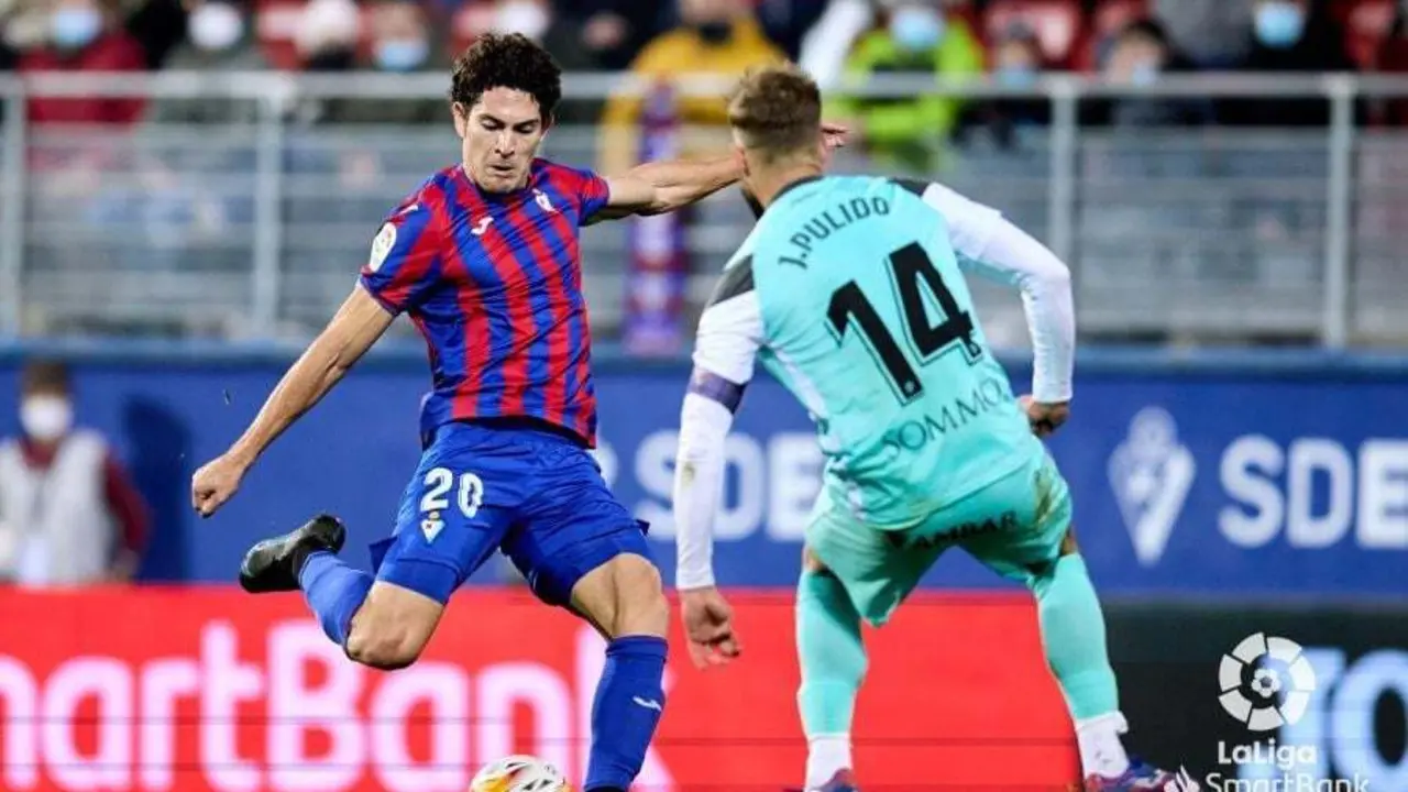 Jorge Pulido en el partido en Ipur&uacute;a de la pasada temporada. | Foto: LaLiga