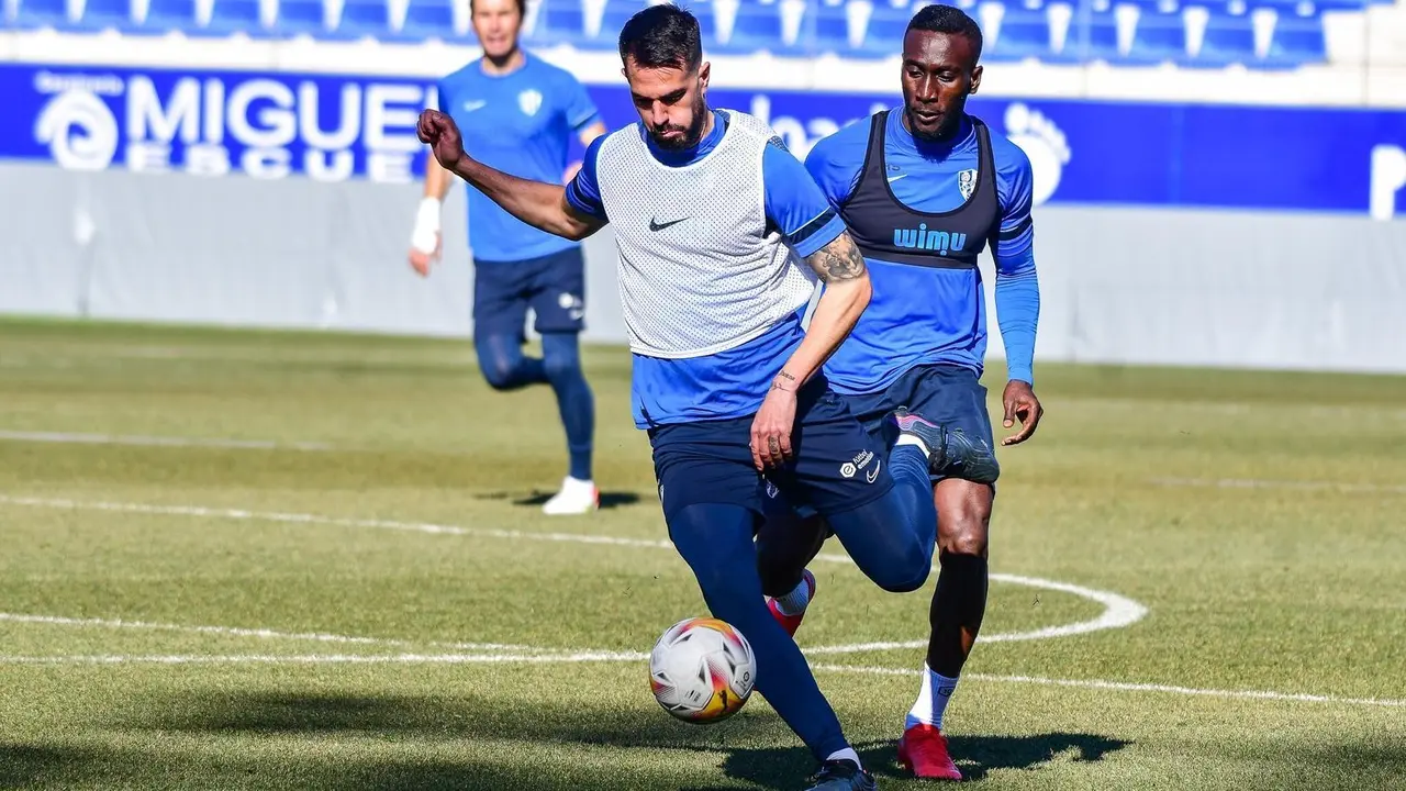 Insua durante un entrenamiento. | Foto: SD Huesca