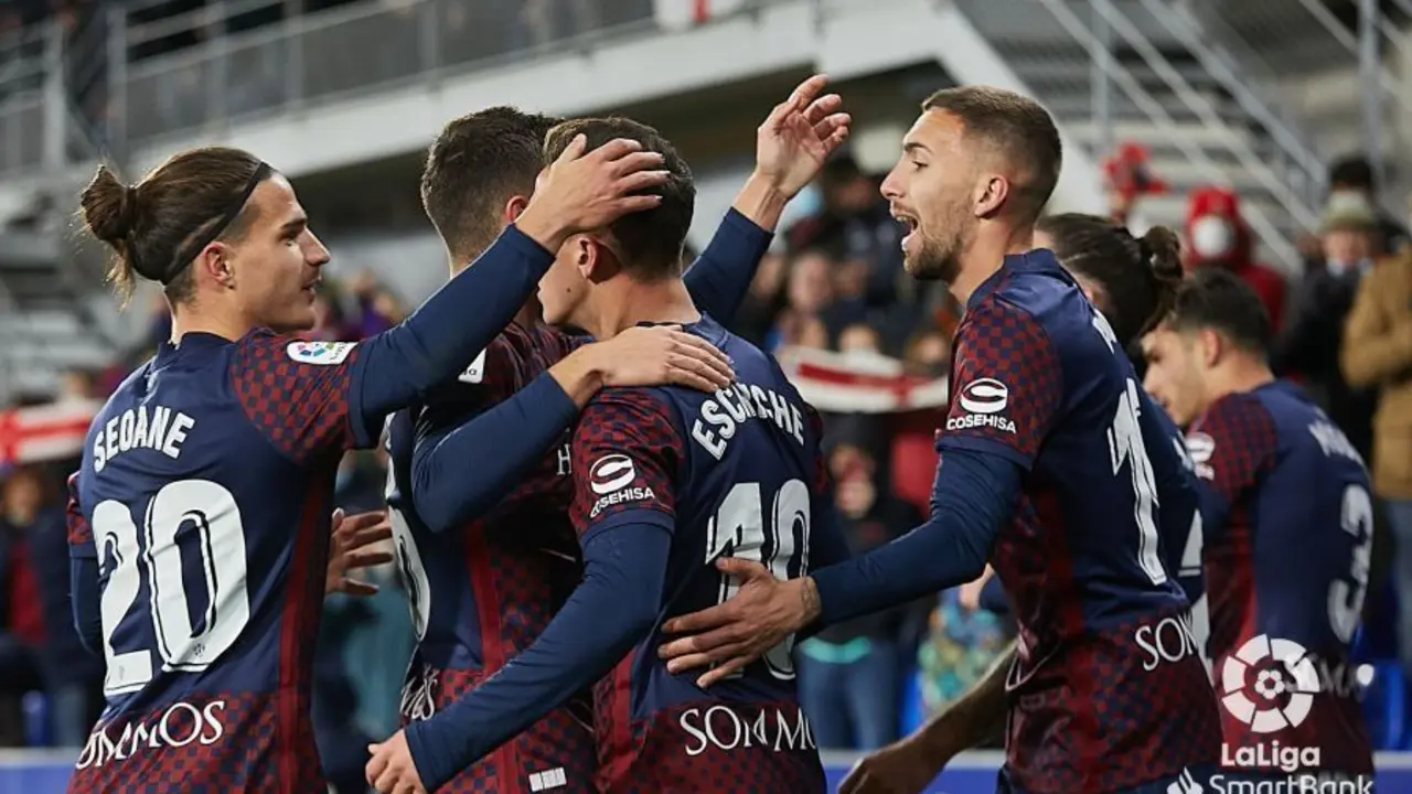Los jugadores del Huesca celebran un tanto. Foto: LaLiga