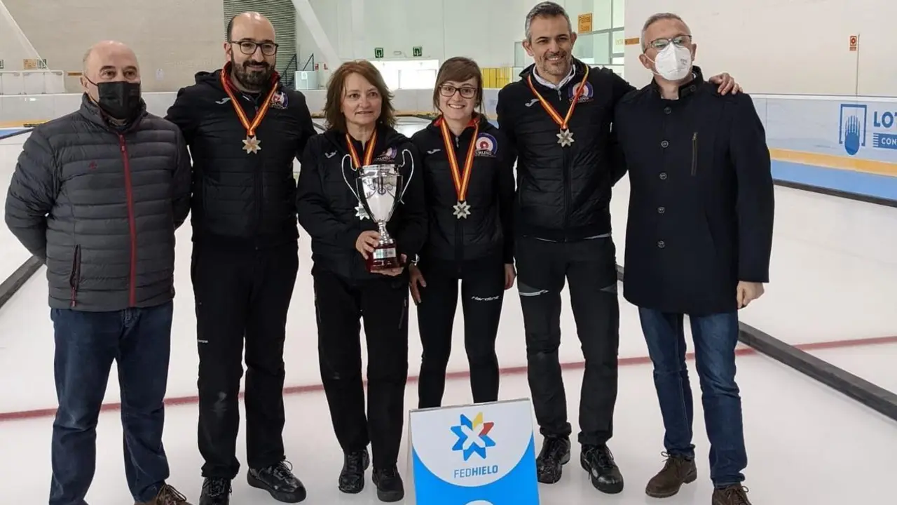 El Jaca Red, en la imagen, del CH Jaca repite plata en el nacional mixto de curling. Foto: CH Jaca