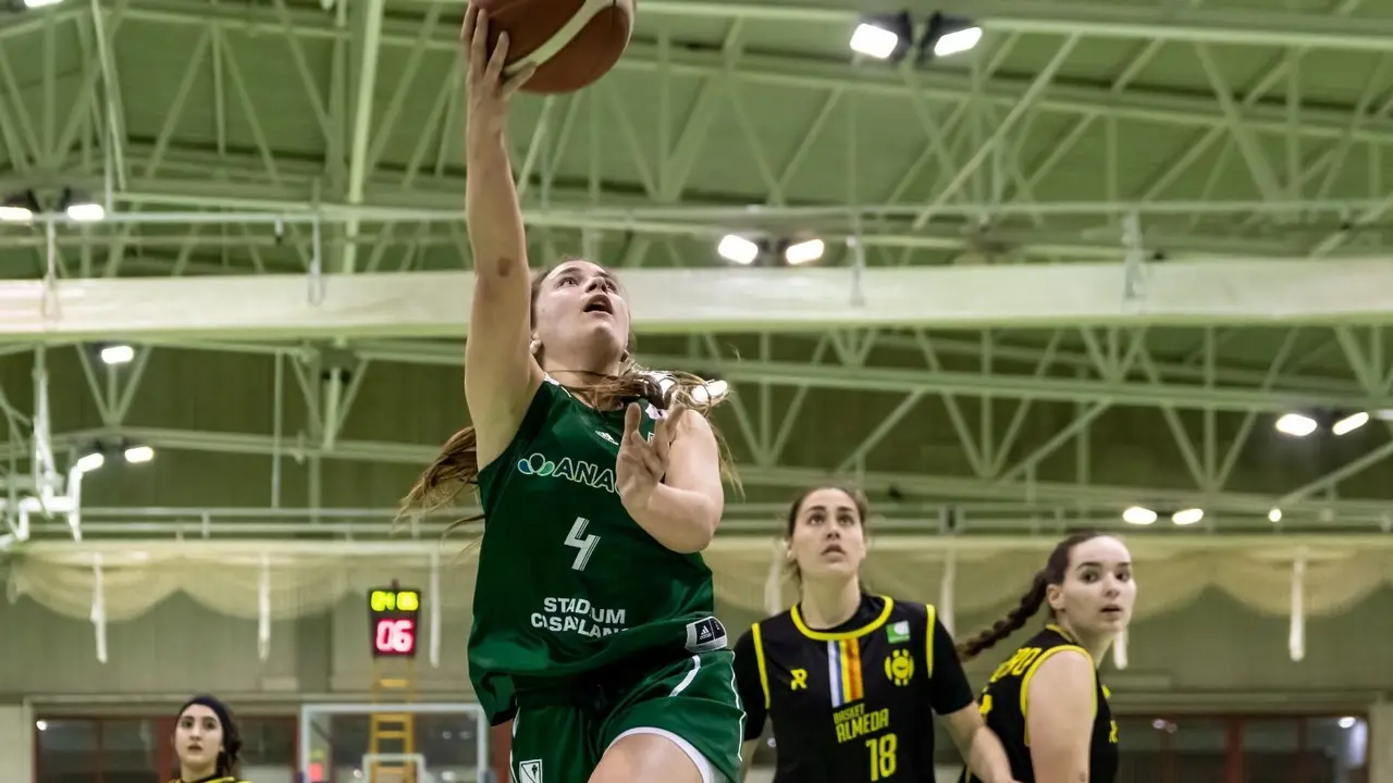 Cristina Villamor ha terminado con 6 puntos y 6 rebotes | Foto: @STCBaloncesto