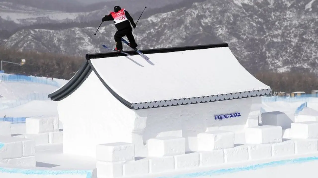 Javi Lliso, durante la fase de clasificaci&oacute;n para la final de Slopestyle en la que se qued&oacute;a las puertas de acceder a ella. Foto: Nacho Casares