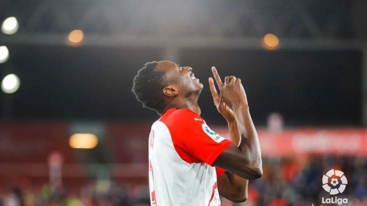 Umar Sadiq celebra un gol en la victoria (3-1) de su equipo contra el Fuenlabrada. | Foto: La Liga