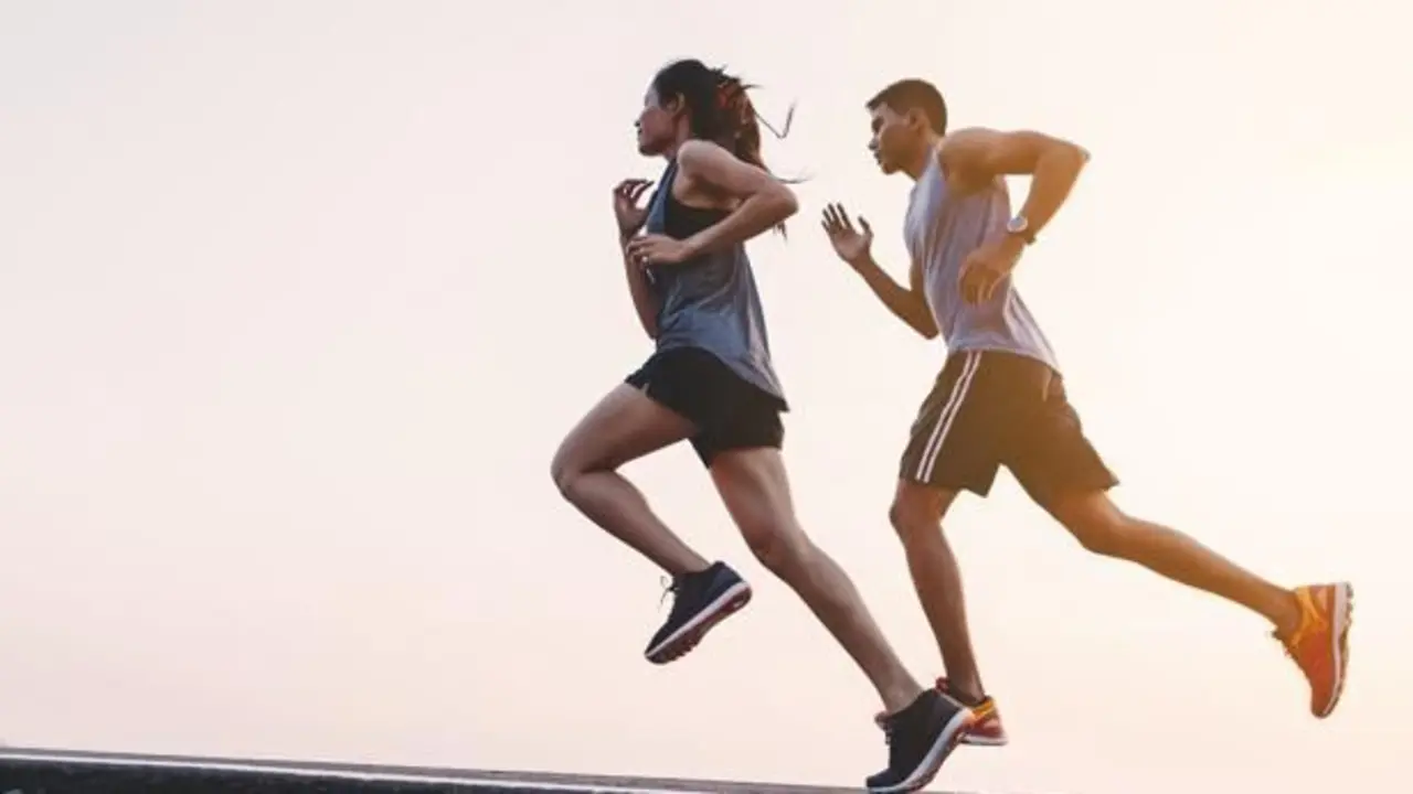 Dos personas haciendo running