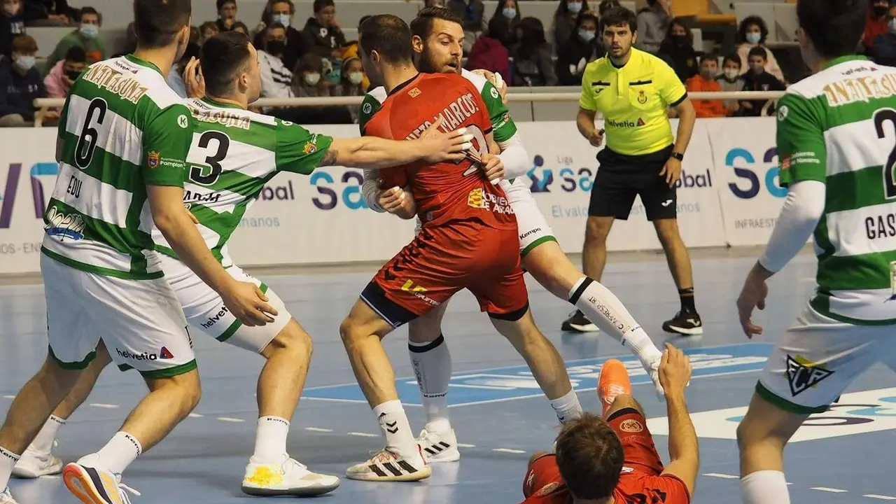 El Bada Huesca ha ca&iacute;do contra el Anaita despu&eacute;s de haber mandado durante todo el partido menos los diez &uacute;ltimos minutos. Foto: C.Pascual