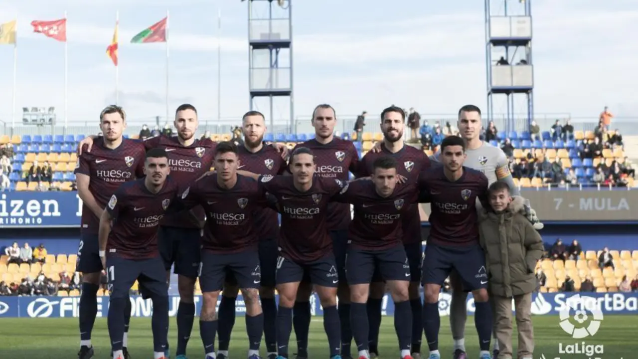 Once inicial del Huesca contra el Alcorc&oacute;n- Foto: LaLiga