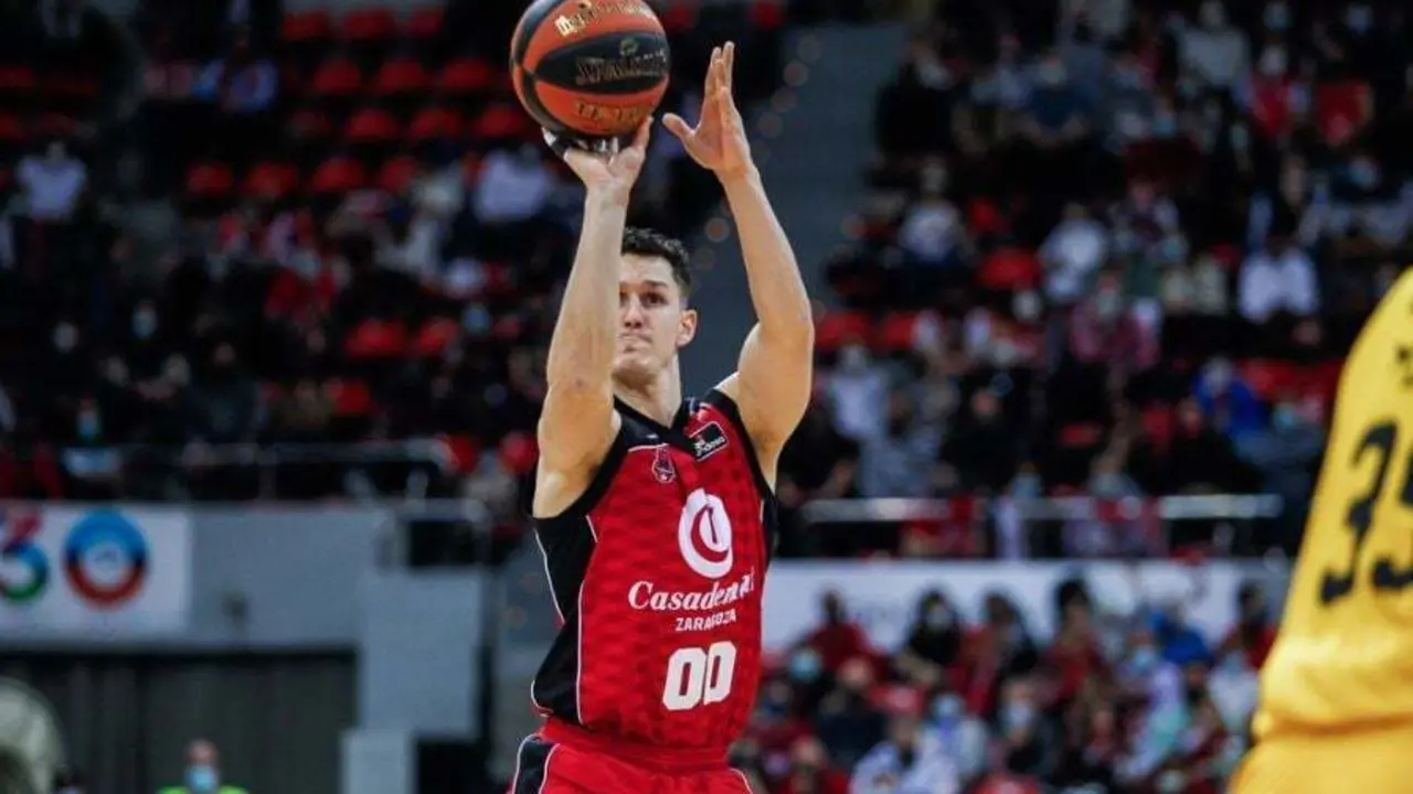 Rodrigo San Miguel, en un partido ante Tenerife | Foto: Esther Casas / Casademont Zaragoza