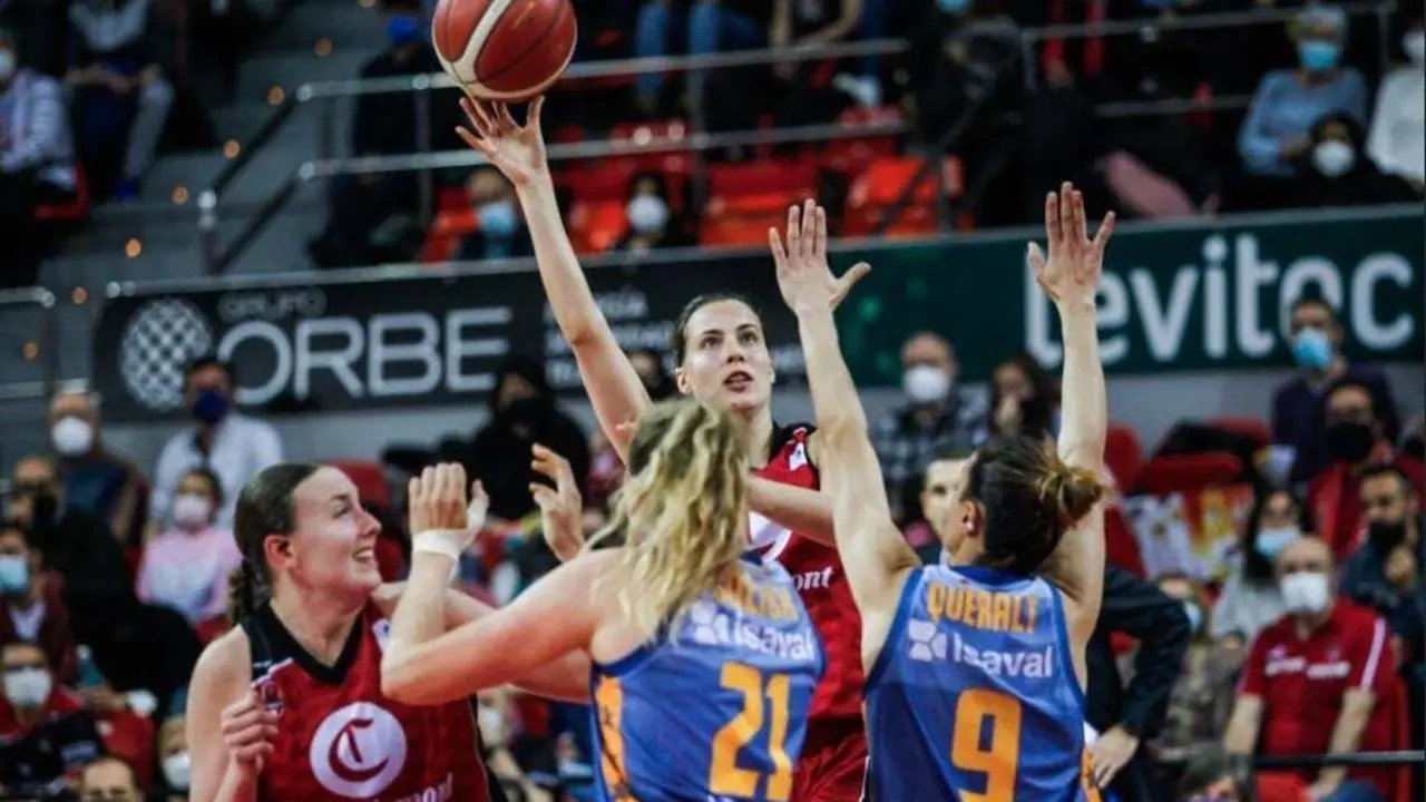 Antonia Delaere, en el partido de liga ante Valencia | Foto: Esther Casas / Casademont Zaragoza