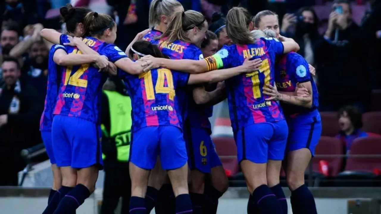 Las jugadoras del Barcelona celebran uno de los goles | Foto: @FCBfemeni