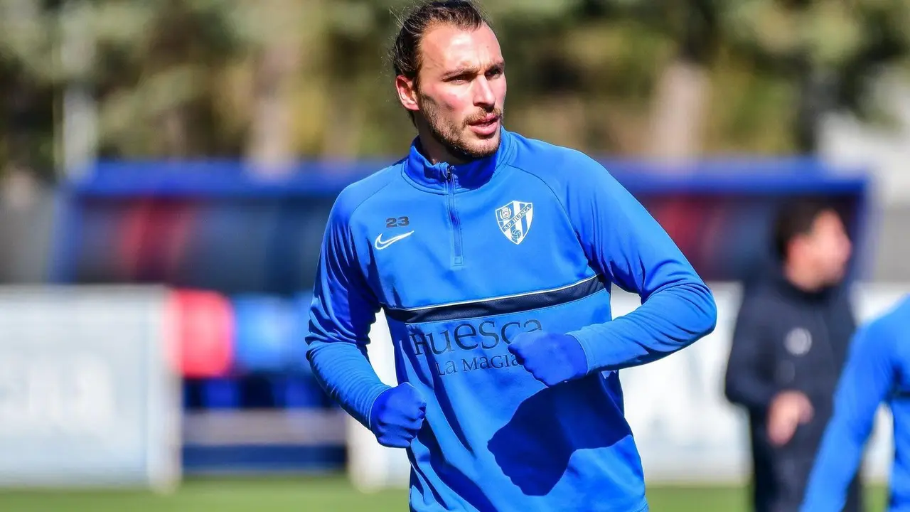 Ignasi Miquel en pleno entrenamiento. Foto: SD Huesca.